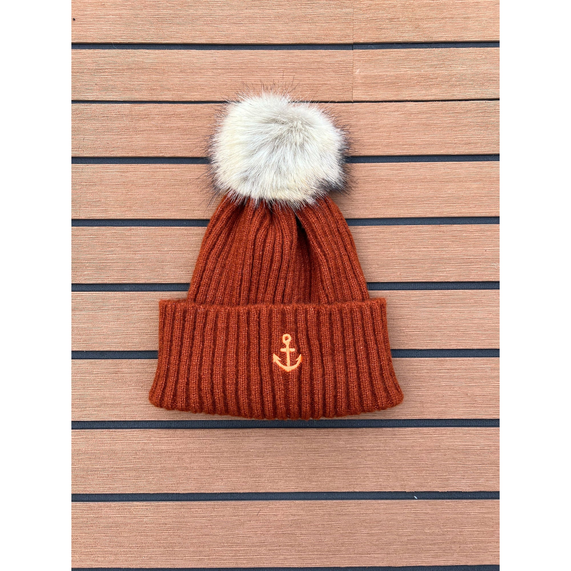 FORCE 10 OFFICIAL BOBBLE HAT - BROWN